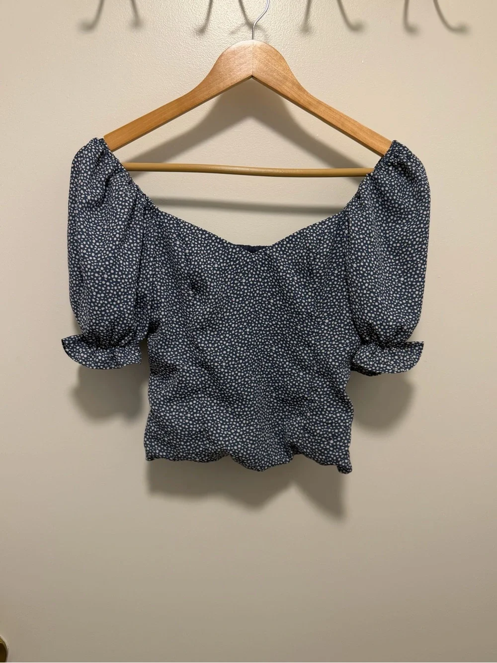 Abercrombie & Fitch Puff-Sleeve Smocked Crop Top Blouse size XS blue